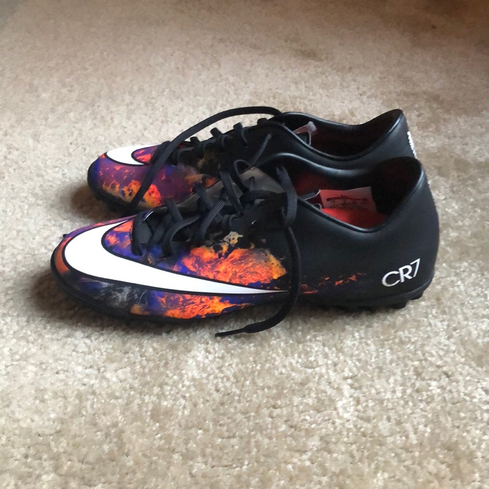 CR7 Indoor Soccer Shoes